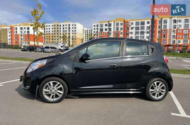Хэтчбек Chevrolet Spark 2015 в 