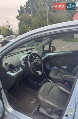 Хэтчбек Chevrolet Spark 2014 в 