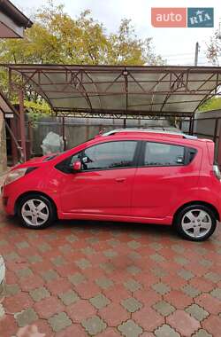 Хэтчбек Chevrolet Spark 2010 в 