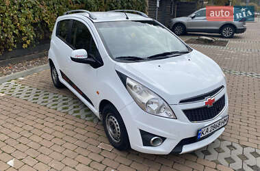 Хэтчбек Chevrolet Spark 2010 в Киеве