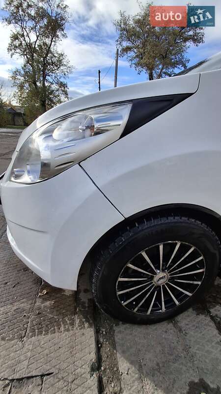 Хэтчбек Chevrolet Spark 2011 в Александрие фото 8 Хэтчбек Chevrolet Spark 2011 в Александрие