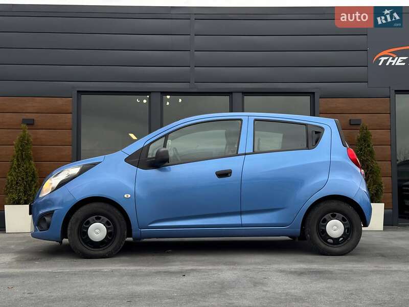Хетчбек Chevrolet Spark 2013 в Рівному