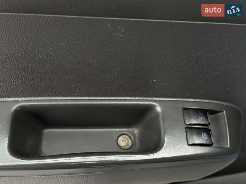 Хетчбек Chevrolet Spark 2013 в Рівному