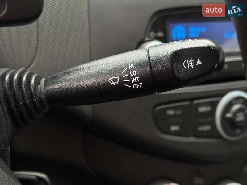 Хетчбек Chevrolet Spark 2013 в Рівному