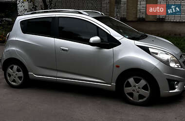 Хетчбек Chevrolet Spark 2011 в Львові