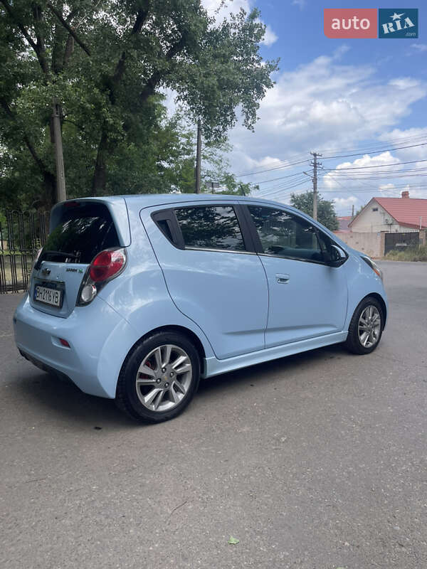 Хэтчбек Chevrolet Spark 2013 в Одессе