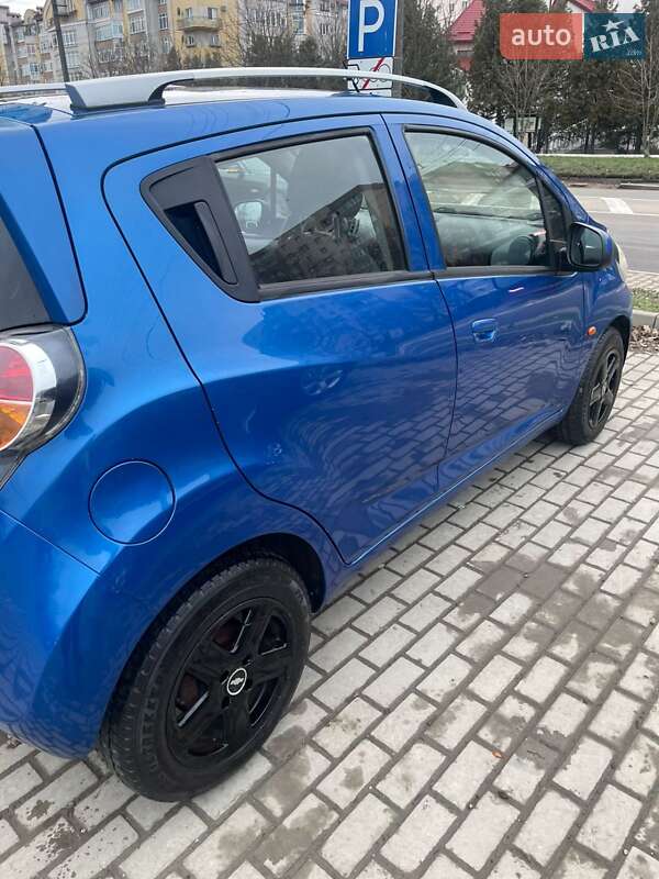 Хэтчбек Chevrolet Spark 2010 в Ивано-Франковске