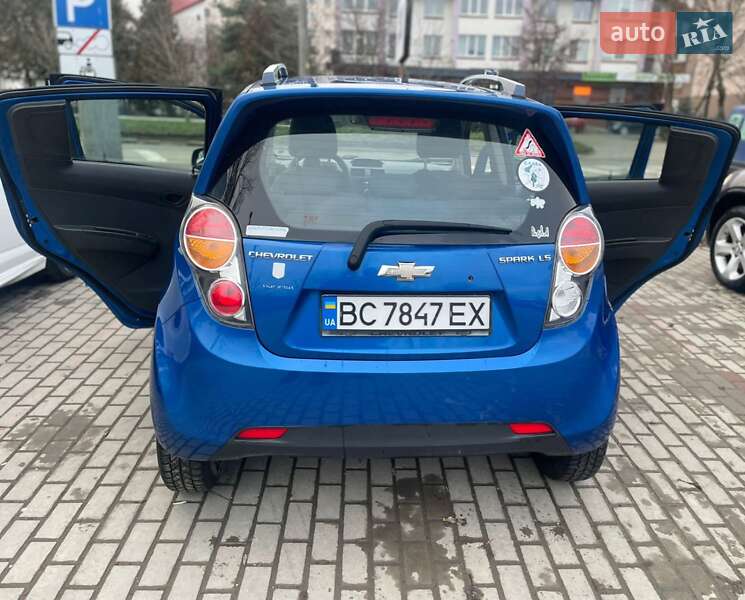 Хэтчбек Chevrolet Spark 2010 в Ивано-Франковске