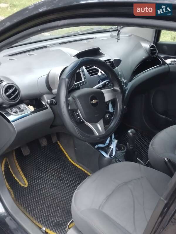 Хэтчбек Chevrolet Spark 2011 в Чернигове