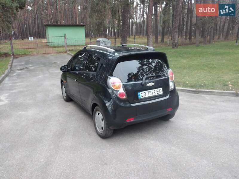Хэтчбек Chevrolet Spark 2011 в Чернигове