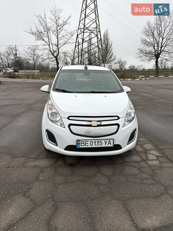 Хэтчбек Chevrolet Spark 2016 в Николаеве