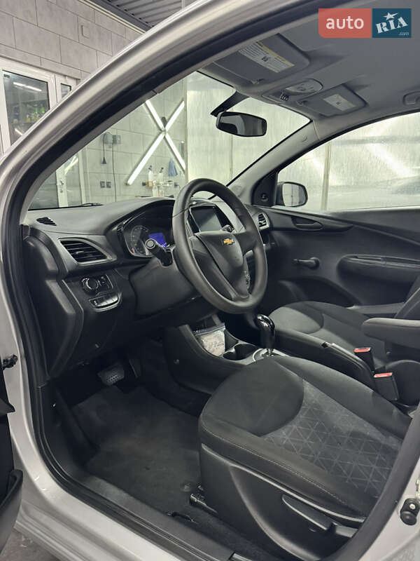 Хэтчбек Chevrolet Spark 2018 в Южноукраинске