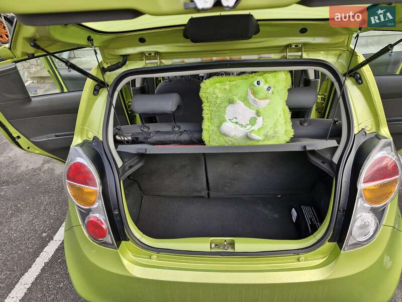 Хетчбек Chevrolet Spark 2010 в Світловодську