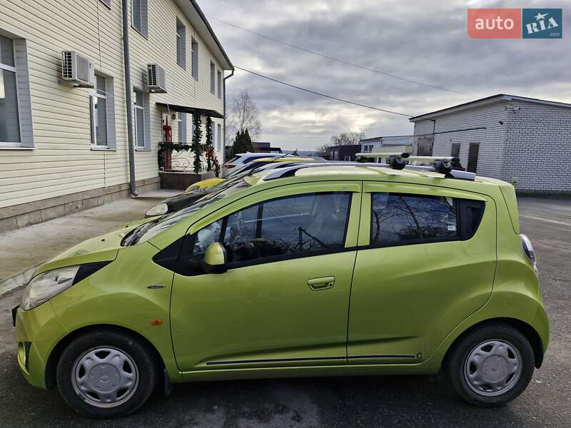 Хетчбек Chevrolet Spark 2010 в Світловодську