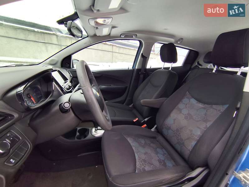 Хэтчбек Chevrolet Spark 2016 в Киеве