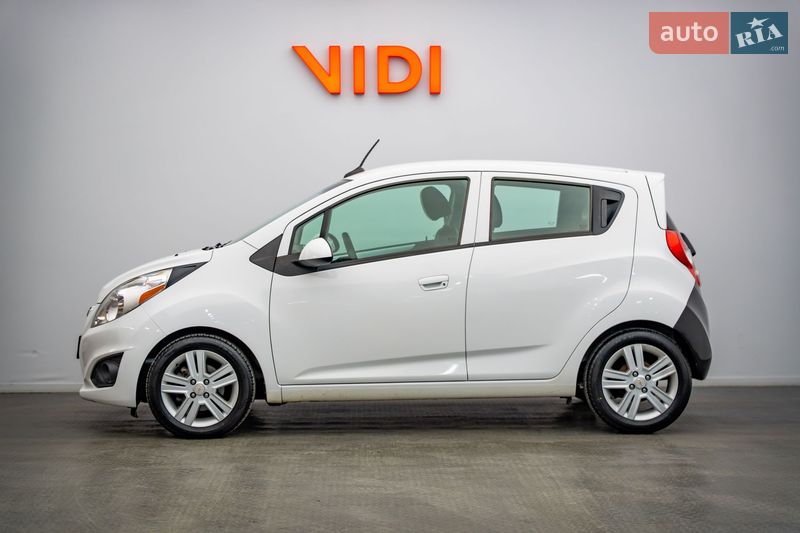 Хэтчбек Chevrolet Spark 2014 в Киеве