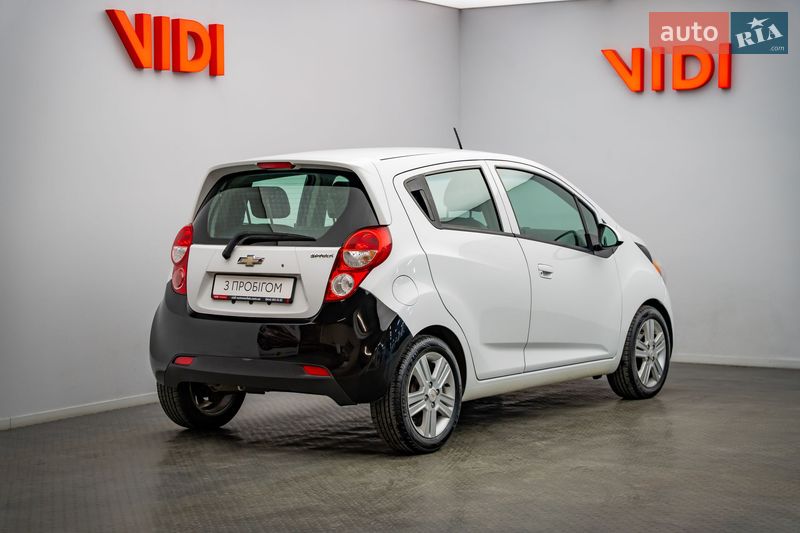 Хэтчбек Chevrolet Spark 2014 в Киеве