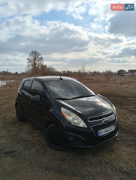 Хэтчбек Chevrolet Spark 2013 в Погребах