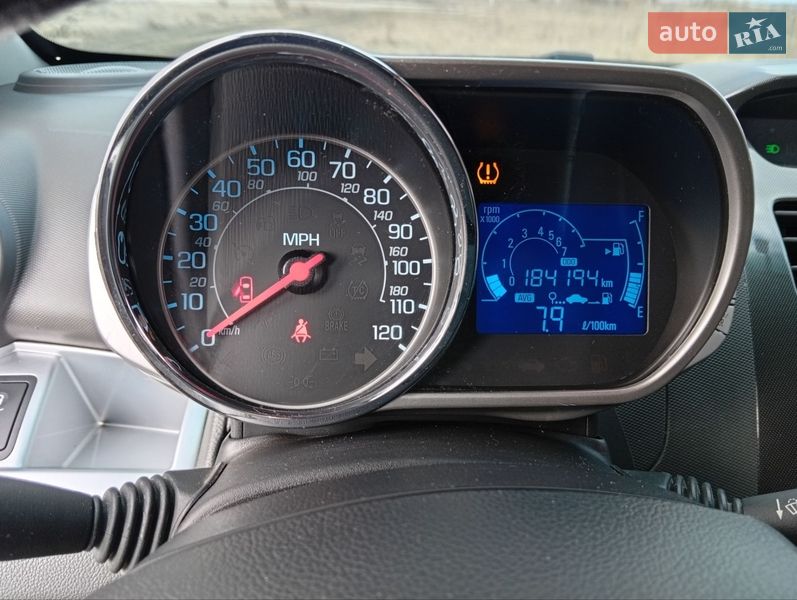 Хэтчбек Chevrolet Spark 2013 в Погребах