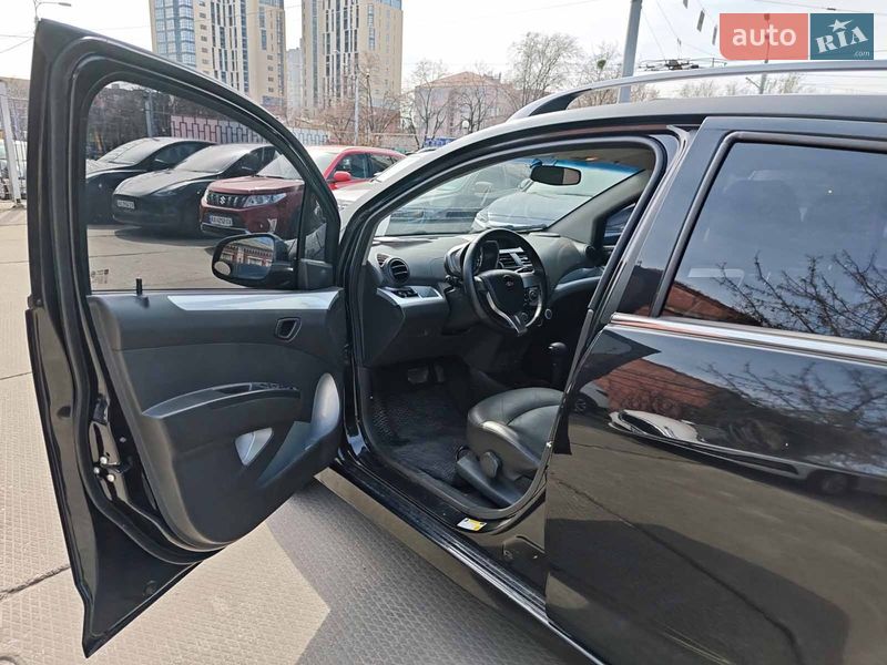 Хэтчбек Chevrolet Spark 2014 в Харькове