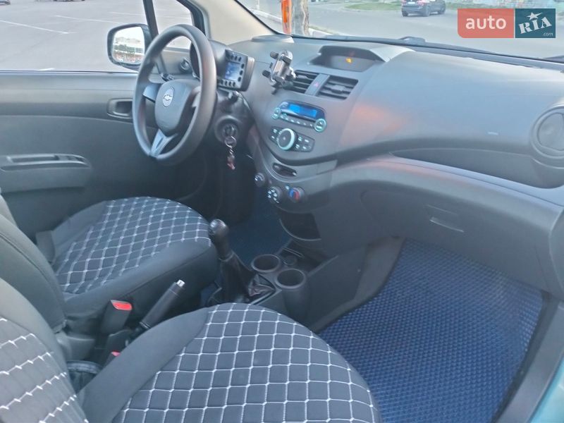 Хэтчбек Chevrolet Spark 2010 в Николаеве