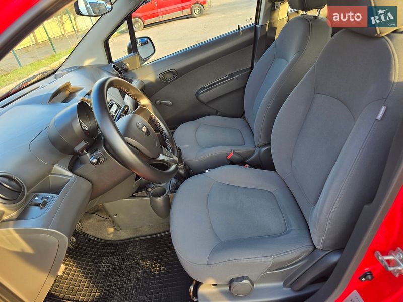 Хэтчбек Chevrolet Spark 2012 в Хмельницком