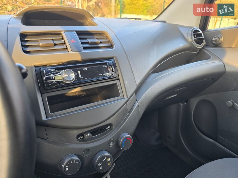 Хэтчбек Chevrolet Spark 2012 в Хмельницком