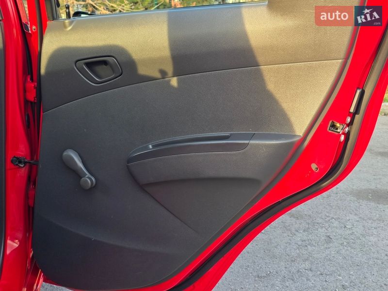 Хэтчбек Chevrolet Spark 2012 в Хмельницком