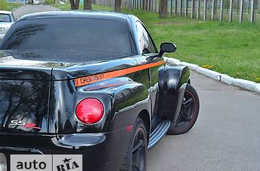 Кабриолет Chevrolet SSR 2004 в 
