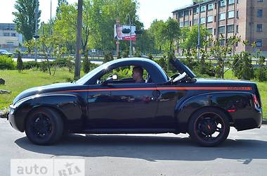 Кабриолет Chevrolet SSR 2004 в 