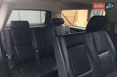 Позашляховик / Кросовер Chevrolet Suburban 2012 в 