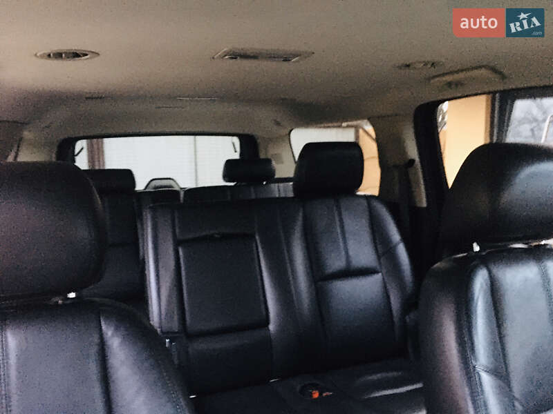 Внедорожник / Кроссовер Chevrolet Suburban 2012 в Борисполе