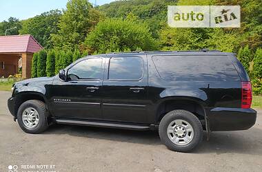 Позашляховик / Кросовер Chevrolet Suburban 2011 в Києві