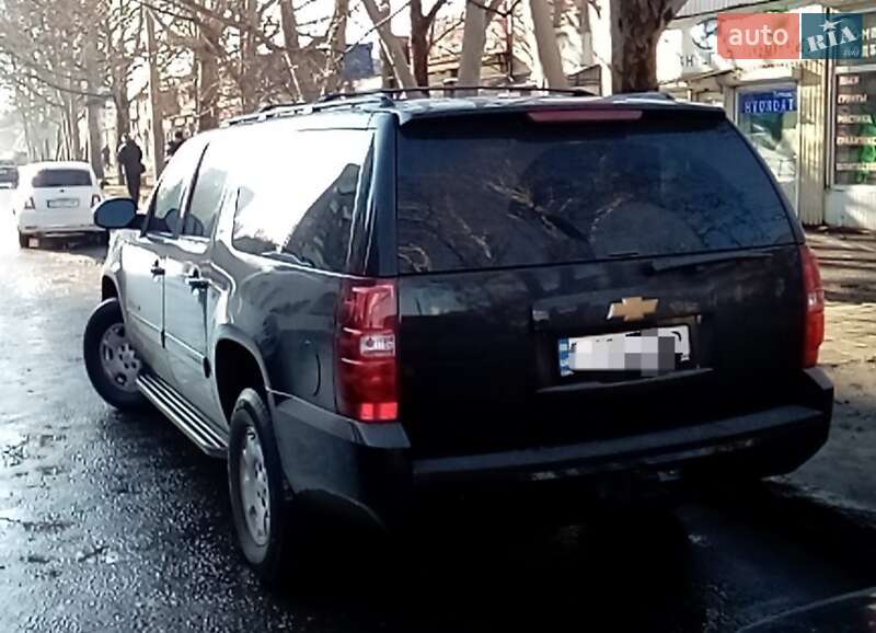Позашляховик / Кросовер Chevrolet Suburban 2012 в Одесі