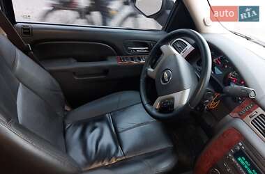 Позашляховик / Кросовер Chevrolet Suburban 2012 в Одесі