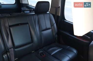 Позашляховик / Кросовер Chevrolet Suburban 2012 в Одесі