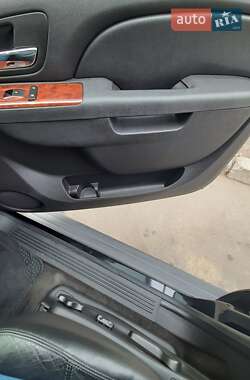 Позашляховик / Кросовер Chevrolet Suburban 2012 в Одесі