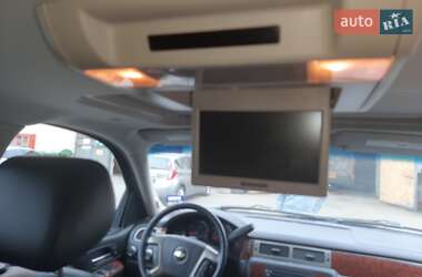 Позашляховик / Кросовер Chevrolet Suburban 2012 в Одесі