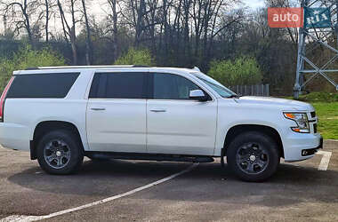 Внедорожник / Кроссовер Chevrolet Suburban 2017 в Киеве