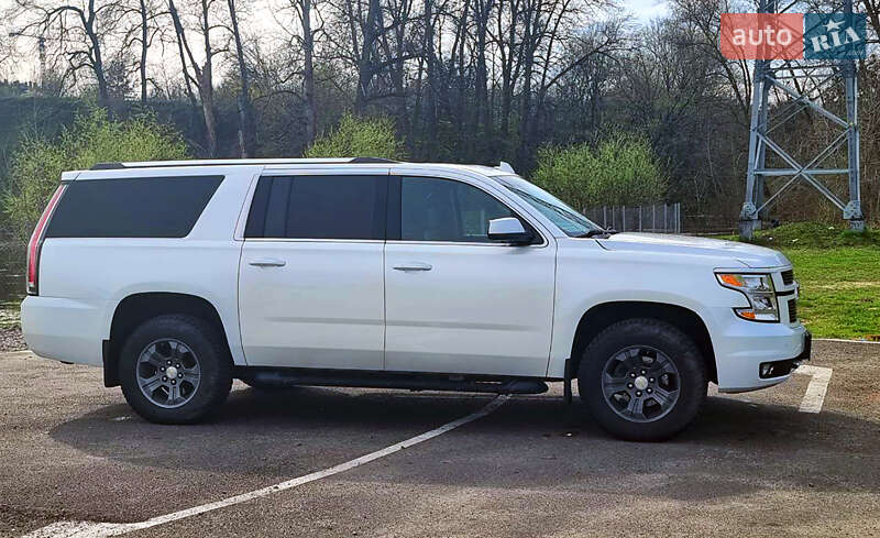 Внедорожник / Кроссовер Chevrolet Suburban 2017 в Киеве фото 7 Внедорожник / Кроссовер Chevrolet Suburban 2017 в Киеве