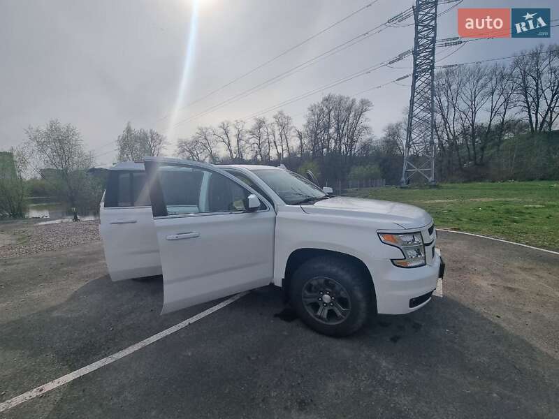 Внедорожник / Кроссовер Chevrolet Suburban 2017 в Киеве фото 22 Внедорожник / Кроссовер Chevrolet Suburban 2017 в Киеве