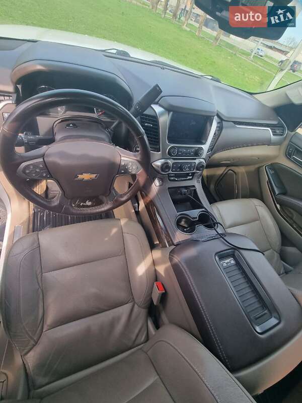 Внедорожник / Кроссовер Chevrolet Suburban 2017 в Киеве фото 40 Внедорожник / Кроссовер Chevrolet Suburban 2017 в Киеве
