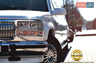 Позашляховик / Кросовер Chevrolet Suburban 1994 в Запоріжжі