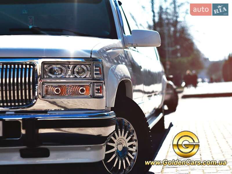 Позашляховик / Кросовер Chevrolet Suburban 1994 в Запоріжжі