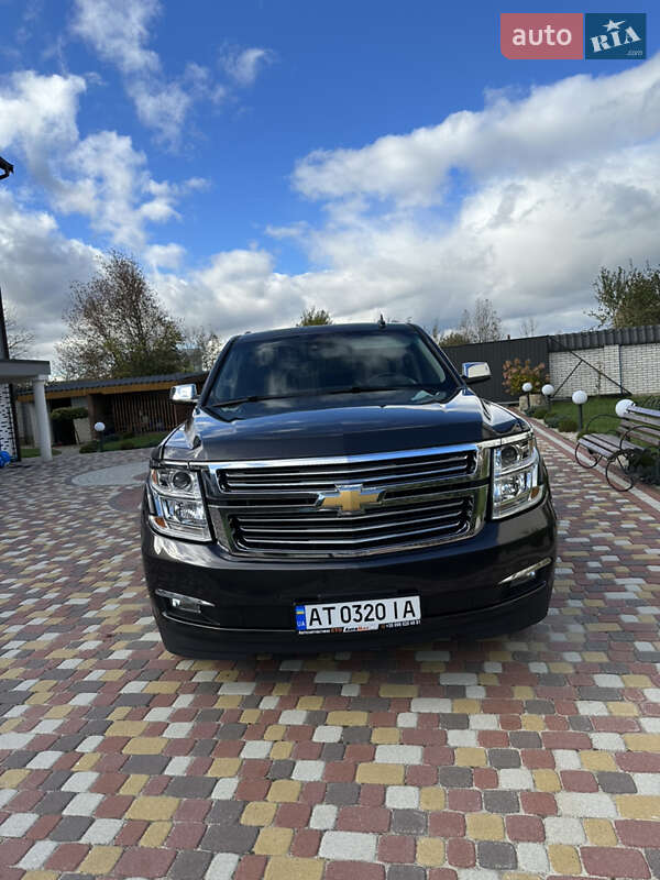 Внедорожник / Кроссовер Chevrolet Suburban 2015 в Калуше