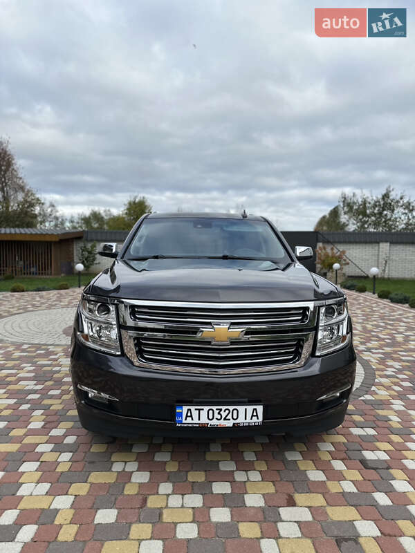 Внедорожник / Кроссовер Chevrolet Suburban 2015 в Калуше