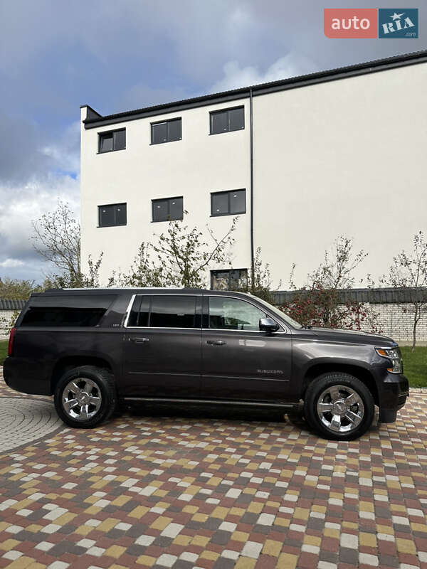 Внедорожник / Кроссовер Chevrolet Suburban 2015 в Калуше