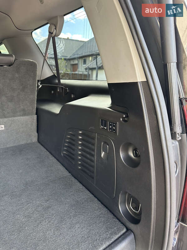 Внедорожник / Кроссовер Chevrolet Suburban 2015 в Калуше