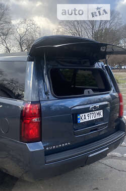 Позашляховик / Кросовер Chevrolet Suburban 2018 в 