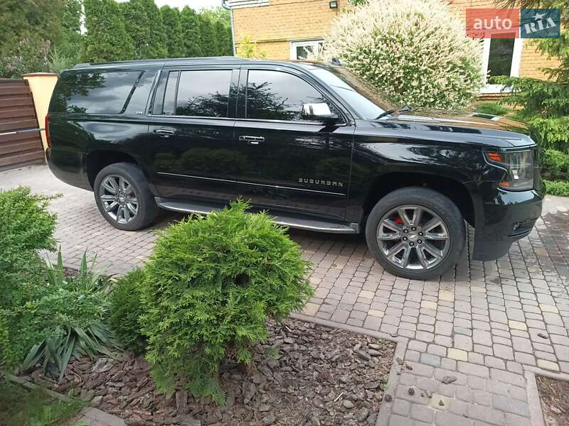 Позашляховик / Кросовер Chevrolet Suburban 2015 в Львові